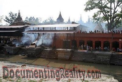 pashupatinath-cremation08cr.jpg