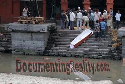 pashupatinath-cremation13cr.jpg