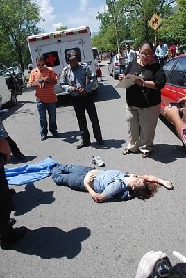 woman-run-down-minibus-01.jpg