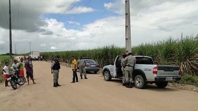 man-20shot-20in-20a-20sugarcane-20field-2001.jpg