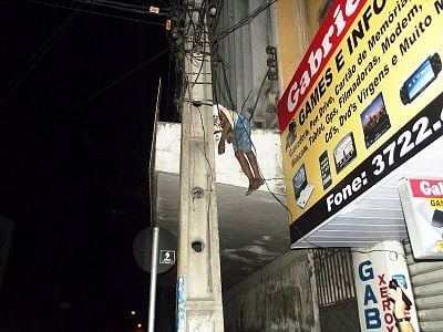 10-20-2012-20yo-20boy-20electrocuted-2001.jpg