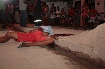 27-20yo-20man-20shot-20in-20front-20of-20niece-2001.jpg