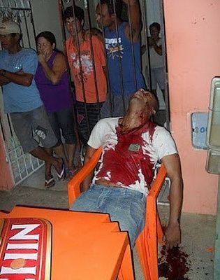 29-20yo-20man-20shot-20in-20bar-2001.jpg