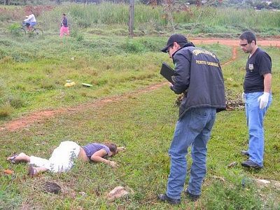 woman-20shot-20with-20five-20rounds-2010.jpg