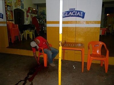 44-20yo-20man-20shot-20in-20bar-2001.jpg