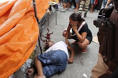 man-20dead-20from-20stray-20bullet-2001.jpg