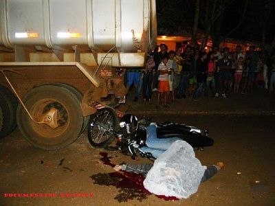 biker-20collides-20with-20truck-20-281-29.jpg
