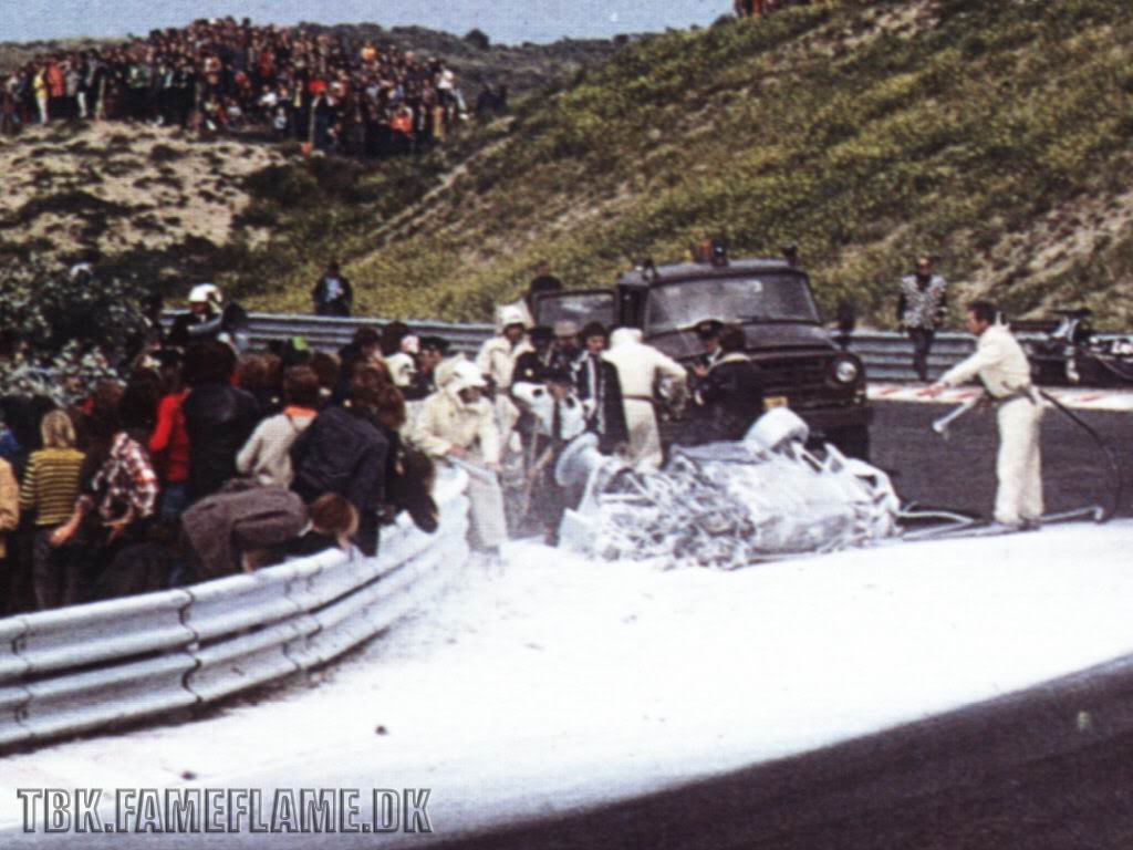 Roger_Williamson_Dutch_GP_Zandvoort_1973_Crash1b.jpg
