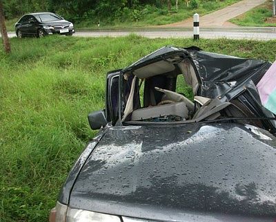 woman-killed-tree-crash-00.jpg