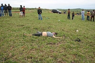 30-20yo-20woman-20killed-20with-20blows-20from-20a-20helmet-2001.jpg