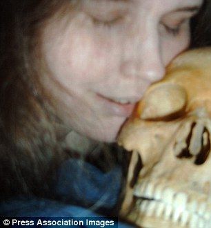 skeleton-woman2.jpg