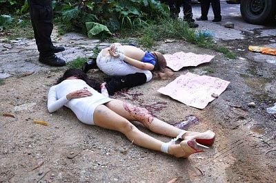 girls3.jpg