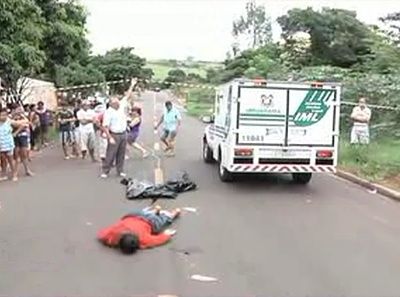 50-20yo-20woman-20stabbed-20to-20death-2001.jpg