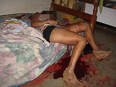 25-20yo-20woman-20stabbed-20by-20boyfriend-20070413-20.jpg