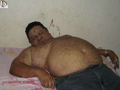 huge-20belly-20dude-20-281-29.jpg