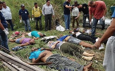 ten-20killed-20in-20bus-20rollover-2002.jpg