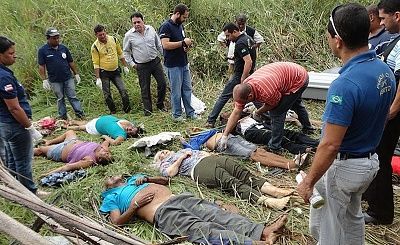 ten-20killed-20in-20bus-20rollover-2003.jpg
