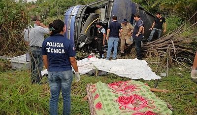 ten-20killed-20in-20bus-20rollover-2011.jpg