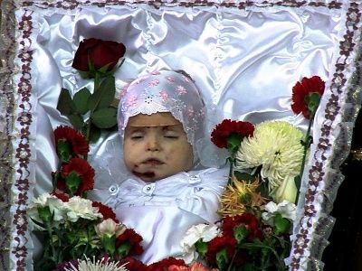 child-20in-20coffin1.jpg