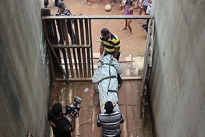 couple-20killed-20in-20apartment-20under-20construction-2006.jpg