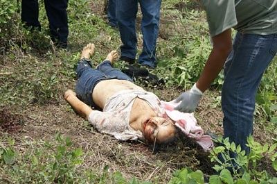 20-20yo-20woman-20killed-20in-20car-20rollover-2001.jpg