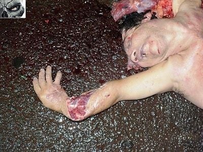splattered-20naked-20dude-20cock-20exposed-20-285-29.jpg