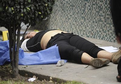 30-35-20yo-20woman-20killed-20by-20concrete-20post-2001.jpg