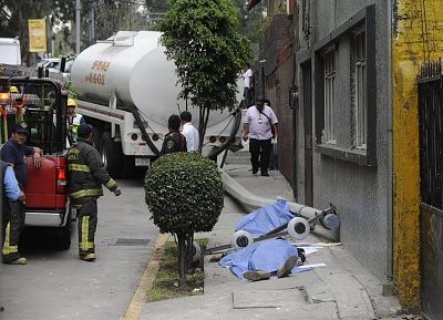 30-35-20yo-20woman-20killed-20by-20concrete-20post-2003.jpg
