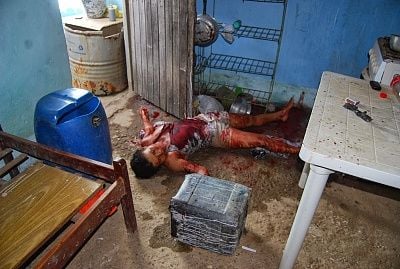 32-20yo-20woman-20stabbed-20to-20death-2001.jpg