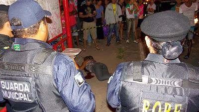 woman-20shot-20at-20a-20busstop-2003.jpg