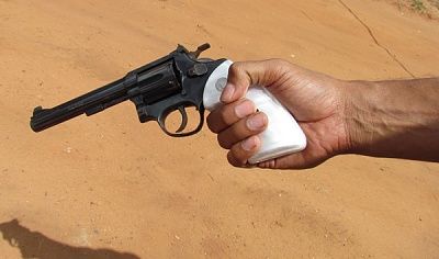 27-20yo-20woman-20-20shot-20by-20husband-2011.jpg