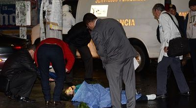 30-20yo-20-28approx-29-20woman-20shot-20while-20drinking-20beer-2003.jpg