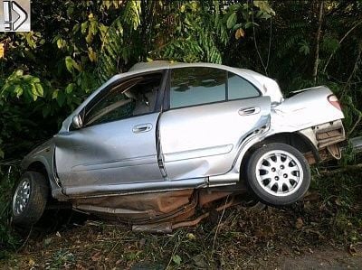 young-20girl-20trapped-20in-20wreckage-20-282-29.jpg