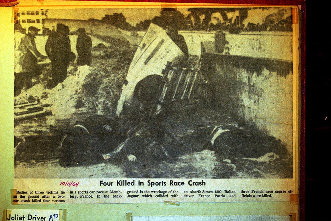 1964_10-11_Sports_Car_Race_Crash%20Peter%20Linder.jpg