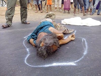 old-20lady-20dead-20in-20road-20-288-29.jpg