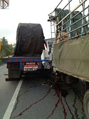 crushed-20truck-20driver-20-286-29.jpg