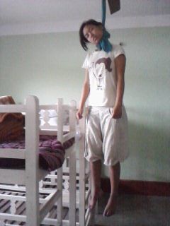 hanging-sonu-shrestha.jpg