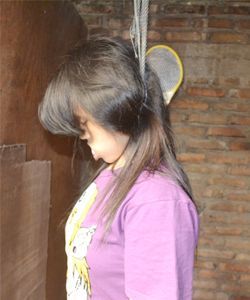 gantung-diri-lagi-lagi.jpg