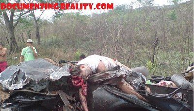 bodies-mangled-road-brazil-car-acciden03.jpg