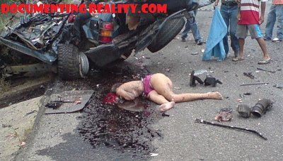 bodies-mangled-road-brazil-car-acciden06.jpg