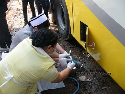 child-flushed-down-toilet-bus-01.jpg
