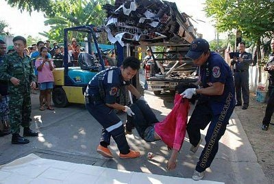 man-crushed-load-02.jpg
