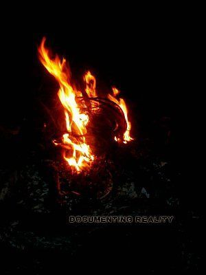 two-men-burnt-death-01.jpg
