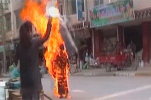 M_Id_259913_Nun_self-immolation.jpg