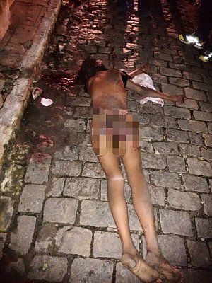 woman-20dead-20in-20street-2001.jpg