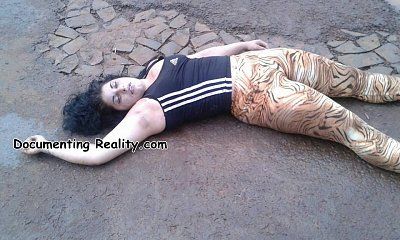documentingreality.com-20-20woman-20executed-20by-20daughter-20and-20mother-206.jpg