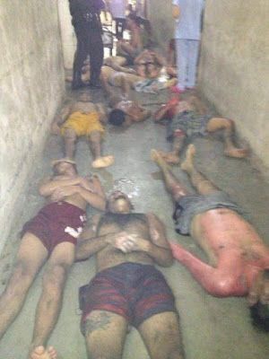 prisonriot2.jpg