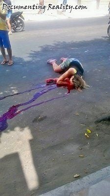 documentingreality.com-20-20woman-20stabbed-20to-20death-204.jpg