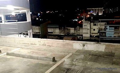 2-women-dead-car-reverses-5-stories-out-shopping-mall-parking-lot-2b-hat-yai-th-mar-2-17.jpg