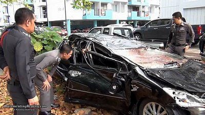 2-women-dead-car-reverses-5-stories-out-shopping-mall-parking-lot-15b-hat-yai-th-mar-2-17.jpg